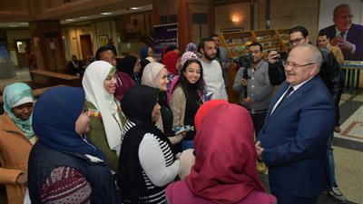 رئيس جامعة القاهرة يفتتح مبادرة 