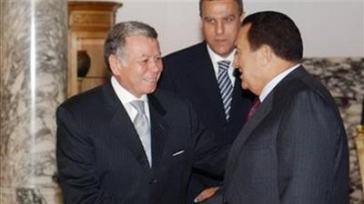 عندما تراجع محمد حسني مبارك أمام الأهلي (فيديو)