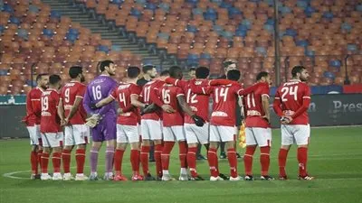 عبد الحفيظ يبلغ لاعبي الأهلي بقرار الخطيب بعد انسحاب الزمالك 