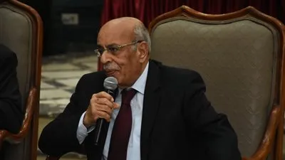 خاص..مفيد شهاب يعود إلى القاهرة لحضور جنازة مبارك