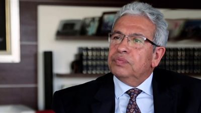 مفكر سياسي: أخر 10 سنوات من حياة مبارك جزءا من بطولاته