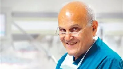 مبروك عطية: مجدي يعقوب لا يتقاضي راتب ولا يملك سوى تذاكر الطيران