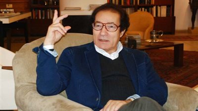 فاروق حسني يكشف عن عدد مرات تقديم استقالاته لمبارك