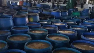 ضبط 4 أطنان مخللات فاسدة بالعاشر من رمضان