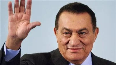 مراسل التلفزيون المصري: فتح مقبرة مبارك استعدادًا لدفنه