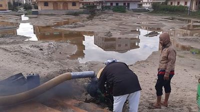 رئيس مصيف بلطيم يوضح سبب غرق الشوارع بمياه الأمطار