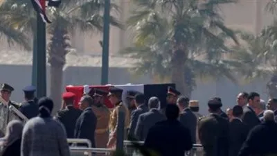 سر إطلاق المدفعية 21 طلقة أثناء جنازة مبارك العسكرية