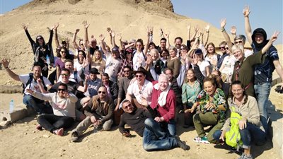 وفد سياحي أمريكي وجنسيات أخرى يزورون هرمي اللاهون وهوارة بالفيوم