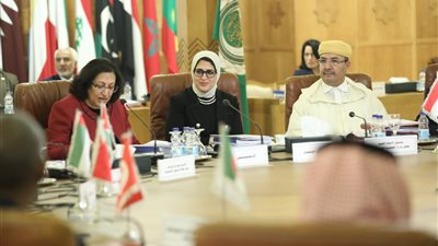 وزيرة الصحة تهنئ نظيرتها البحرينية لتوليها رئاسة الدورة الـ53 