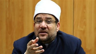 وزير الأوقاف: المؤمن الحقيقي كالشمعة تحترق لتضيىء لمن حولها