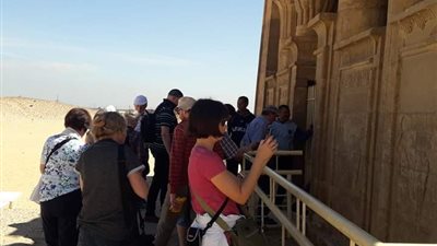 وفد سياحي ألماني يزور المناطق الاثرية  في المنيا