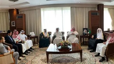 سفير خادم الحرمين لدى إندونيسيا وأمين رابطة العالم الإسلامي يبحثان شؤون المعتمرين