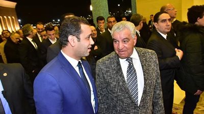 مفيد شهاب والعيسوي وزاهي حواس في عزاء مبارك (صور)