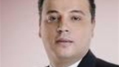 تامر عبدالمنعم يقدم واجب العزاء في الرئيس الراحل 'حسني مبارك'