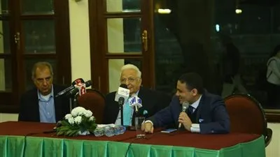 أحمد عكاشة لحضور ندوته: 