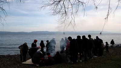 اليونان تحذر المهاجرين الذين وصلوا إلى حدود إفروس من محاولة العبور