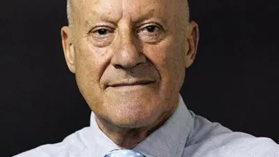 تعرف على علاقة الدكتور مجدي يعقوب بمصمم نورمان فوستر