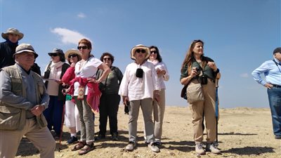 فوج أسباني في زيارة لحجرة الدفن الملكية بهرم اللاهون في الفيوم  