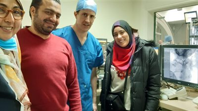 إجراء قسطرة تداخلية في مستشفى أطفال جامعة عين شمس 