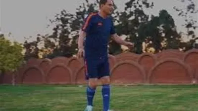 عمره 75 عامًا.. تعرف على أكبر لاعب يمارس كرة القدم