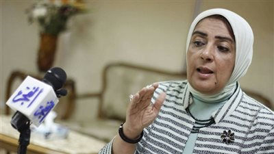 عمال المصانع ومرضى الأورام.. تعرف على الفئات الأكثر عرضة للإصابة بكورونا