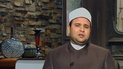 داعية إسلامي: فيروس كورونا إنذار وتخويف من الله (فيديو)