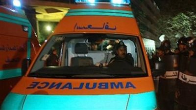 إصابة 3 في انقلاب سيارة ملاكي بطريق الأربعين بنجع حمادي