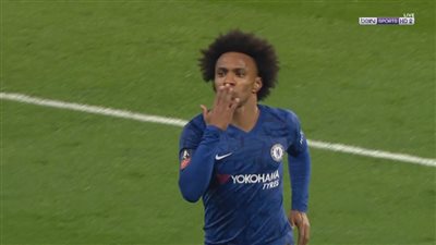 ويليان يهز شباك ليفربول بالهدف الأول (فيديو)