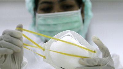 أستاذ طب وقائي: منظمة الصحة العالمية لا تنصح بارتداء الكمامات