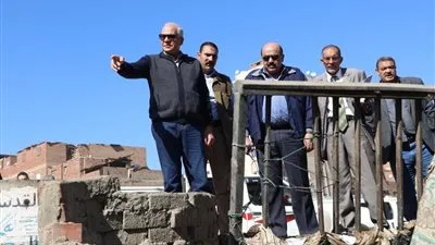 محافظ الجيزة: خطه لاستبدال المواقف العشوائية بالطريق الدائري