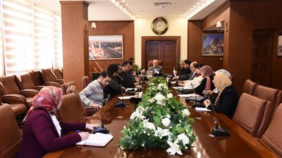 محافظ بورسعيد: إجراءات وقائية وخطة توعية موسعة بشأن كورونا