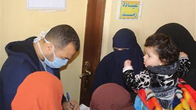 قافلة الأزهر الطبية تختتم أعمالها بالكشوفات الطبية بالواحات