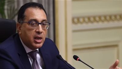 رئيس الوزراء يستعرض تقرير وزيرة الصحة حول إصابات كورونا بـ 3 دول بعد عودتها من مصر