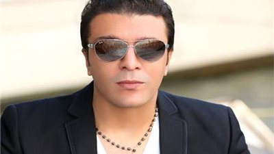 مصطفي كامل ينصف 