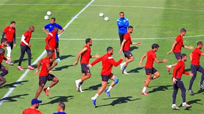 الجالية المصرية تحضر مران الأهلي الأخير قبل مواجهة صن داونز