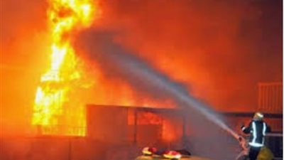 المعمل الجنائي يعاين حريق شقة في الهرم