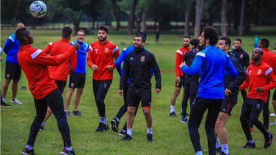 محاضرة أخيرة بالفيديو للاعبي الأهلي قبل مباراة صن داونز