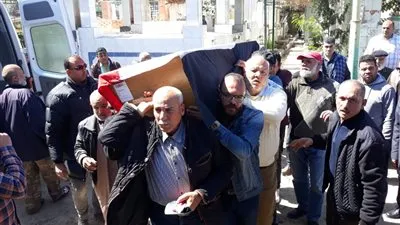 محافظ بورسعيد يشارك في صلاة الجنازة على الفدائية زينب الكفراوي