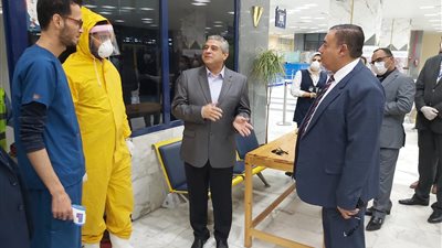 نائب وزير الطيران يوجه باتخاذ التدابير الوقائية في مطار أسوان 