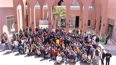 البابا تواضروس يستقبل أسقف ببا والفشن مع 250 شابا