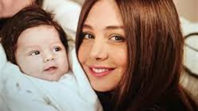 لجين عضاضة مذيعة لبنانية أصيبت بكورونا (تعرف عليها)