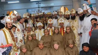 رسامة 4 كهنة جدد في دير المحرق