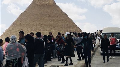 عاجل.. انتحار شاب من فوق 