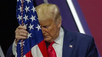 إصابة شخص حضر مؤتمرًا شارك فيه ترامب بفيروس كورونا