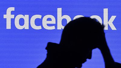 فيسبوك تحظر جميع رحلات عمل موظفيها على مستوي العالم وإجراء الاجتماعات عبر الفيديو كونفرنس