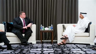 وزير الخارجية الإماراتي يبحث مع نظيره الليتواني تعزيز العلاقات الثنائية