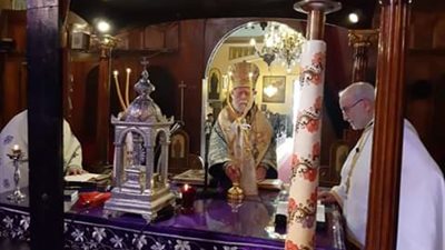 المطران نيقولا يترأس القداس الإلهي بكنيسة رؤساء الملائكة بالظاهر