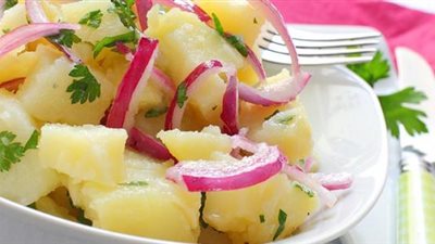 طريقة تحضير سلطة البطاطس والتفاح