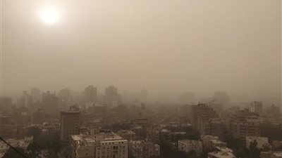عاجل.. عاصفة ترابية تغطي سماء القاهرة والجيزة 