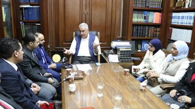 عاشور يعتمد 